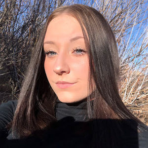 Meet your Posher, Abigail